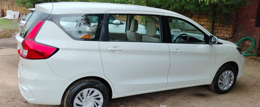Toyota Rumion Car Rental in Agra